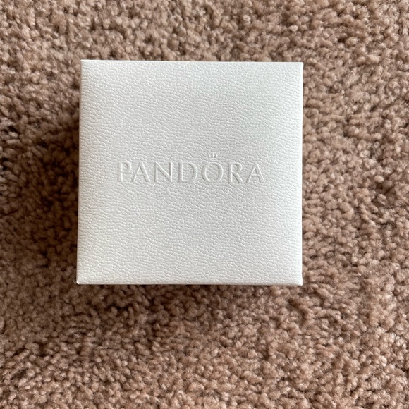 Pandora Gift Box - Picture 1 of 3